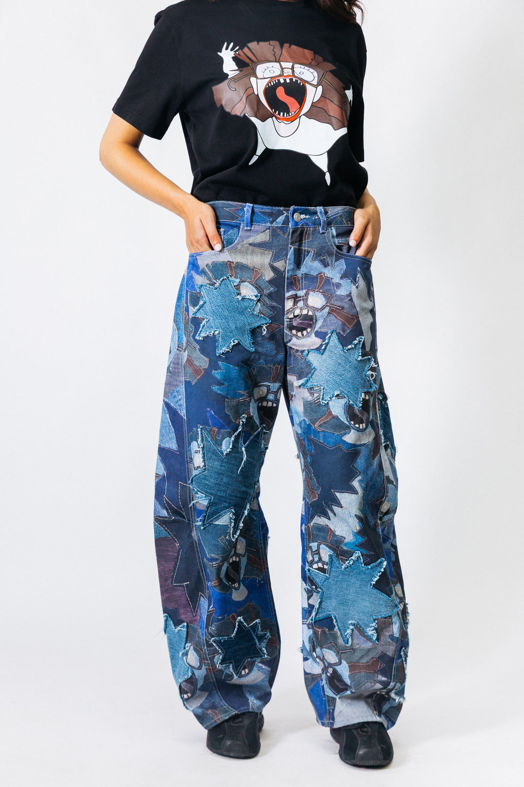 BARREL FIT JEANS MET PATCHWORKPRINT