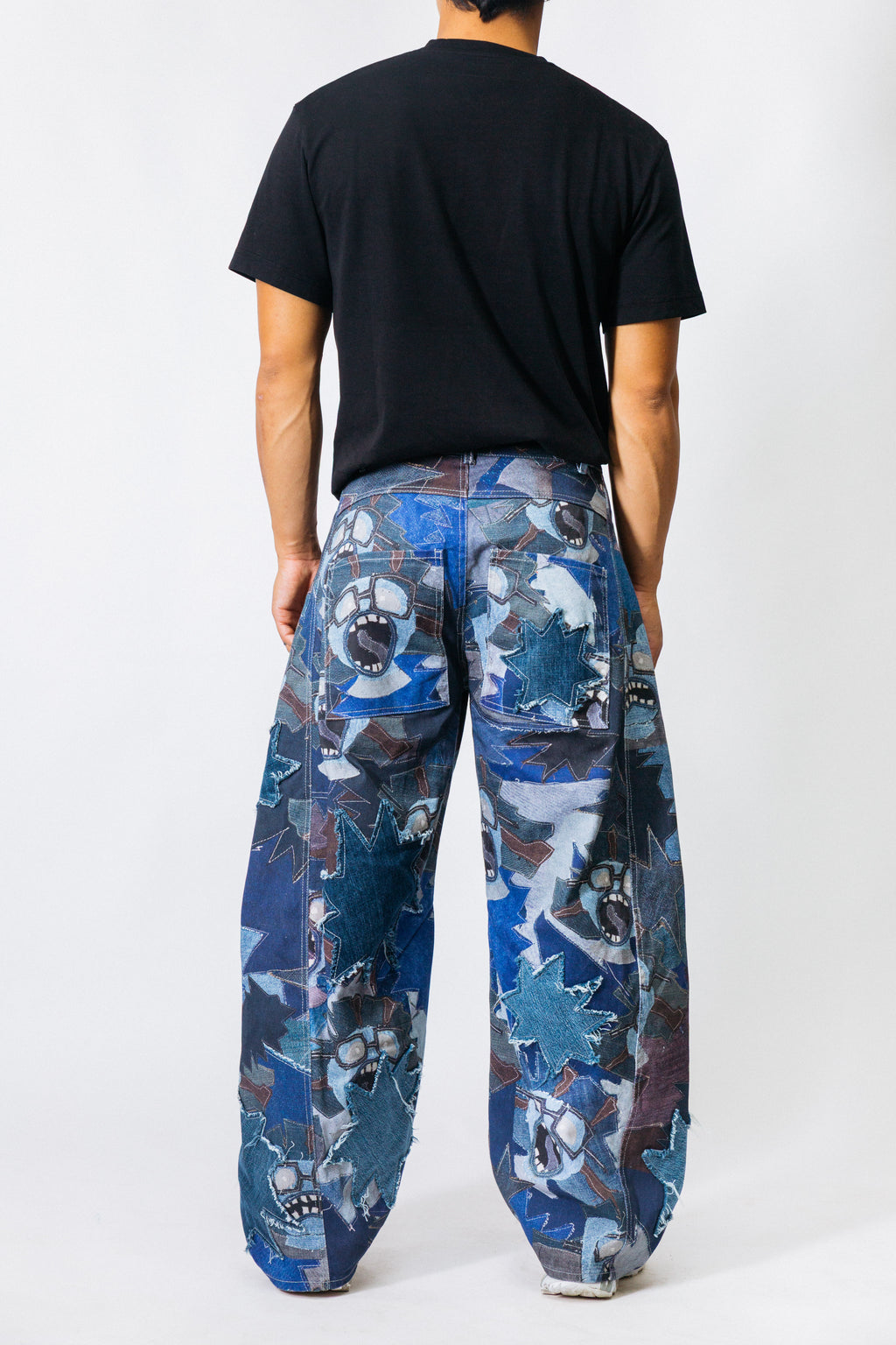 BARREL FIT JEANS MET PATCHWORKPRINT